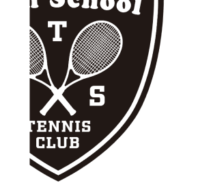 手描きを元に清書した盾型のモノクロエンブレム（交差したテニスラケットとTENNIS CLUBの文字）