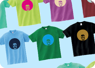 様々な色見本の糸が織り込まれた生地のクローズアップ